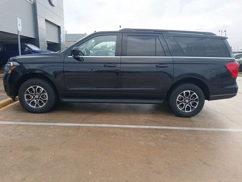 Used 2024 Ford Expedition Max XLT image 7