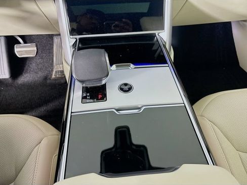 Used 2025 Land Rover Range Rover Autobiography AWD/4WD image 19