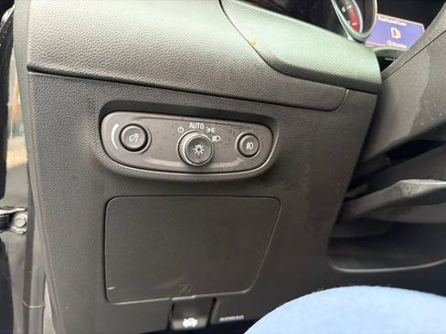 Used 2023 Buick Encore GX Essence w/ Experience Buick Package AWD/4WD image 21