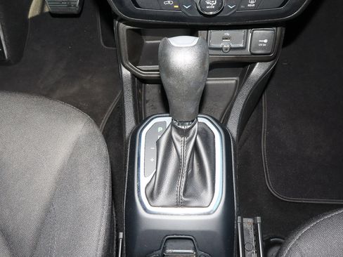 Used 2019 Jeep Renegade Latitude image 20