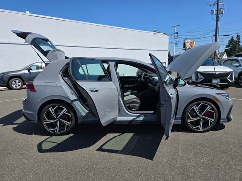 New 2025 Volkswagen GTI SE image 16