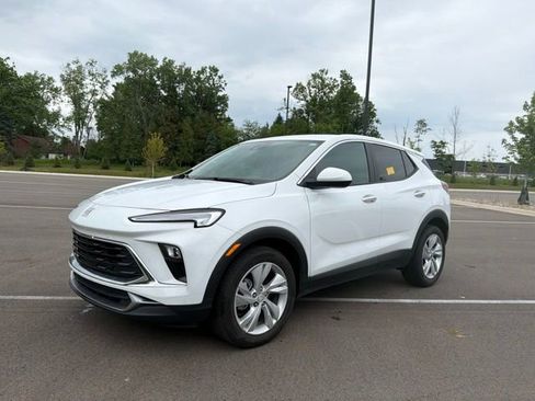 Used 2025 Buick Encore GX Preferred FWD image 1