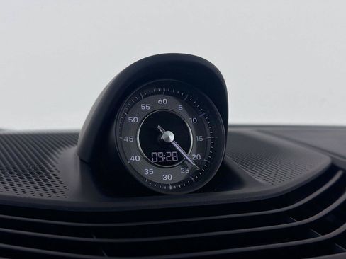 Used 2020 Porsche Taycan Turbo S AWD/4WD image 18