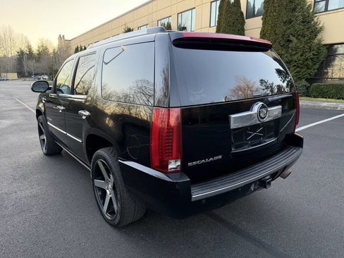 Used 2007 Cadillac Escalade AWD w/ Information Package image 9