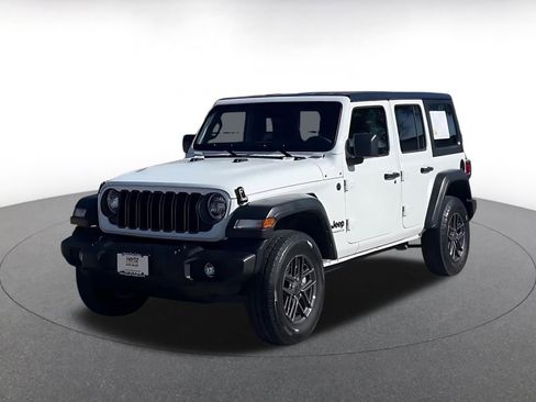 Used 2025 Jeep Wrangler Sport S image 4