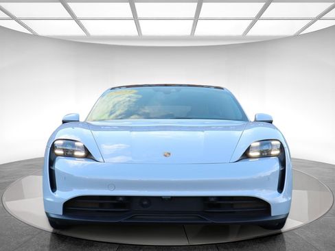 Used 2023 Porsche Taycan image 2