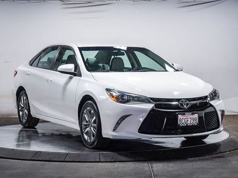 Used 2017 Toyota Camry SE FWD image 5