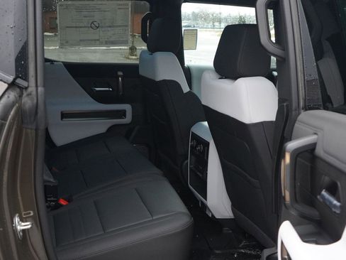 New 2024 GMC Hummer EV 2X w/ Extreme Off-Road Package image 31