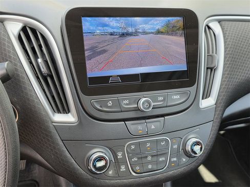 Used 2023 Chevrolet Malibu LT image 9