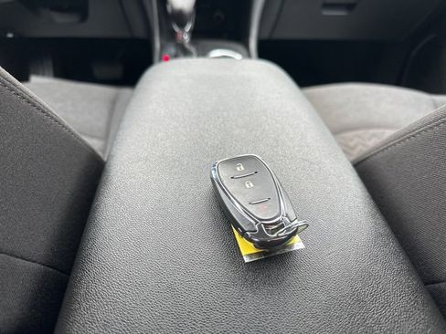 Used 2022 Chevrolet Equinox LT image 24