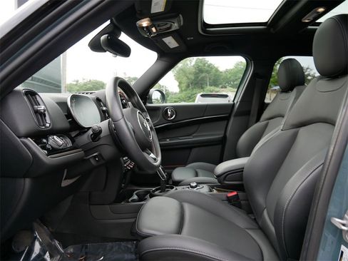 Used 2022 MINI Cooper Countryman S w/ Premium Package image 8