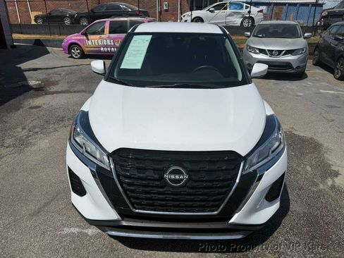 Used 2024 Nissan Kicks S image 2