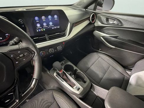 Certified 2024 Chevrolet Trax RS w/ Sunroof Package FWD image 19