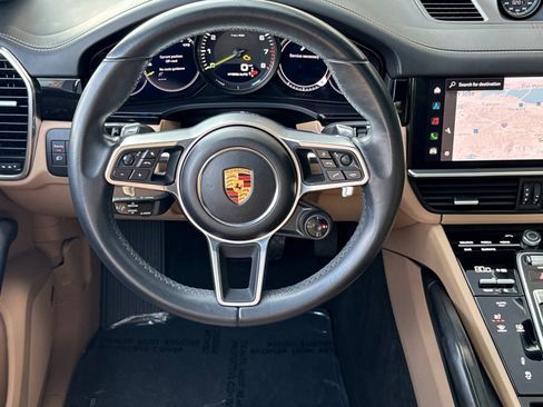 Used 2022 Porsche Cayenne E-Hybrid image 14