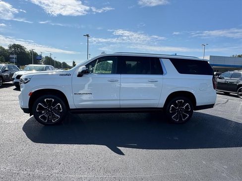 Used 2024 Chevrolet Suburban High Country w/ Advanced Technology Package AWD/4WD image 6