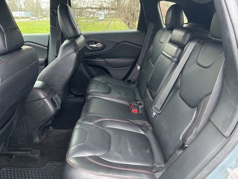 Used 2015 Jeep Cherokee Trailhawk w/ Comfort/Convenience Group image 26