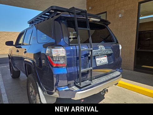 Used 2018 Toyota 4Runner TRD Off-Road Premium AWD/4WD image 6