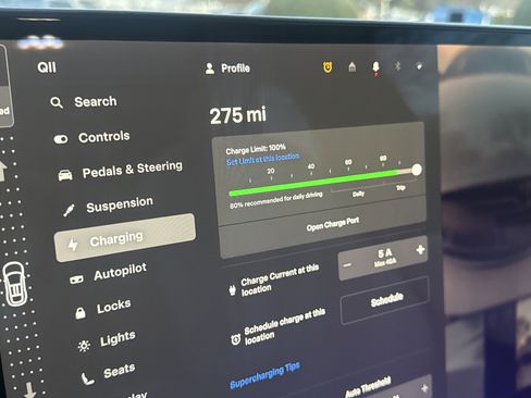 Used 2022 Tesla Model X image 4