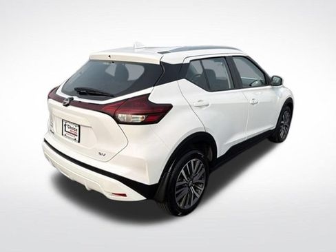 Used 2024 Nissan Kicks SV FWD image 6