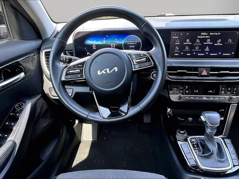Used 2025 Kia Seltos X-Line AWD/4WD image 10