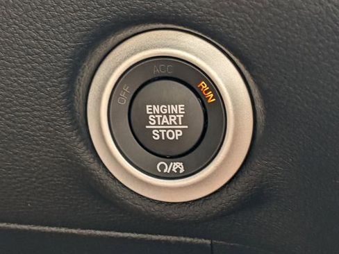 New 2026 Chrysler Pacifica Select FWD image 27