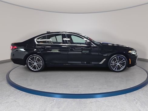 Used 2023 BMW 530e xDrive AWD/4WD image 4