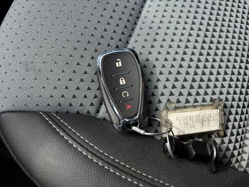 Used 2025 Chevrolet Trax LT w/ LT Convenience Package FWD image 22