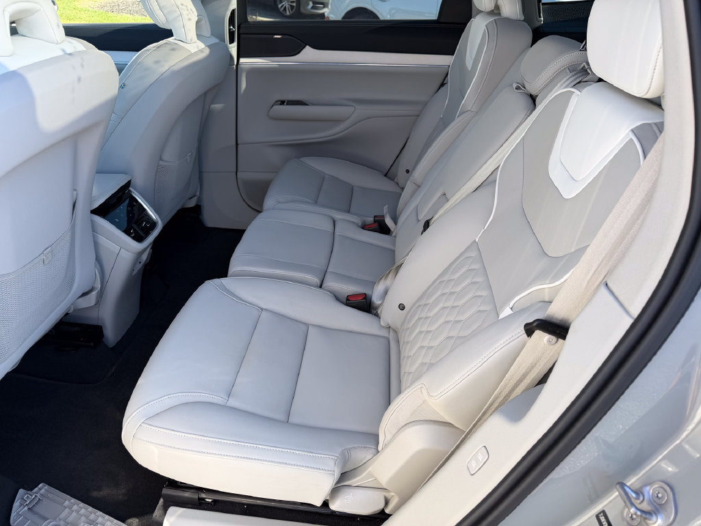 Certified 2025 Volvo EX90 Ultra AWD/4WD image 22