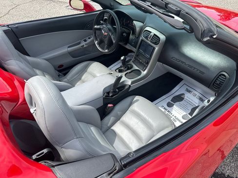 Used 2005 Chevrolet Corvette Convertible w/ Preferred Equipment Group RWD image 35