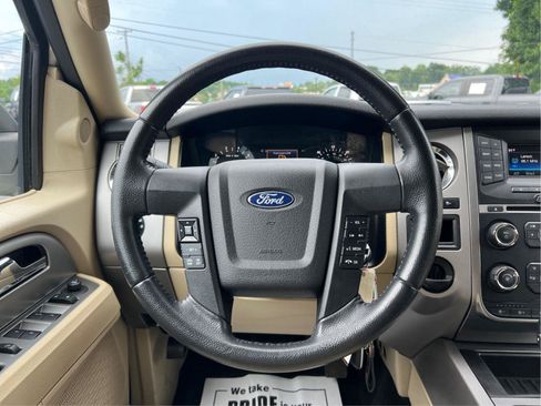 Used 2017 Ford Expedition XLT RWD image 15