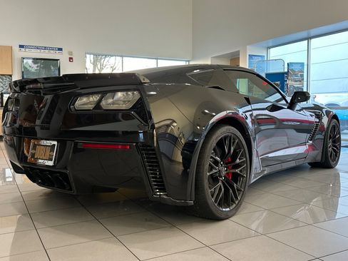 Used 2016 Chevrolet Corvette Z06 w/ 2LZ Preferred Equipment Group image 4