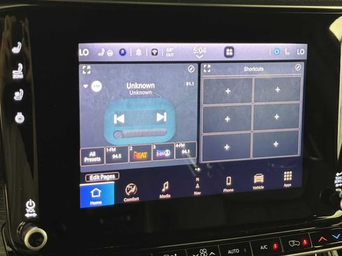 Used 2023 Jeep Wagoneer L Series II AWD/4WD image 31