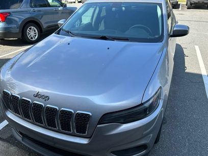 Used 2019 Jeep Cherokee Latitude w/ Popular Appearance Group