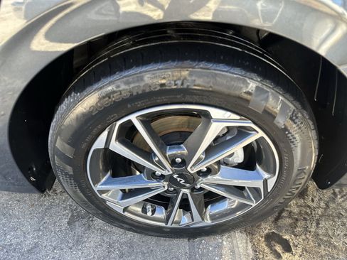 Certified 2023 Kia Forte LXS w/ LXS Technology Package image 19