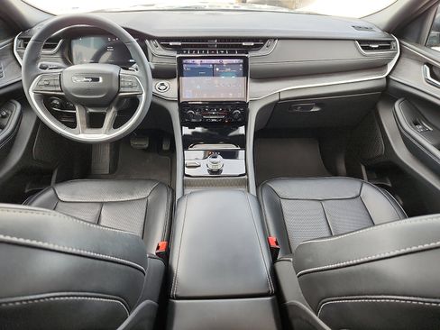 Used 2024 Jeep Grand Cherokee L Limited w/ Luxury Tech Group II image 11