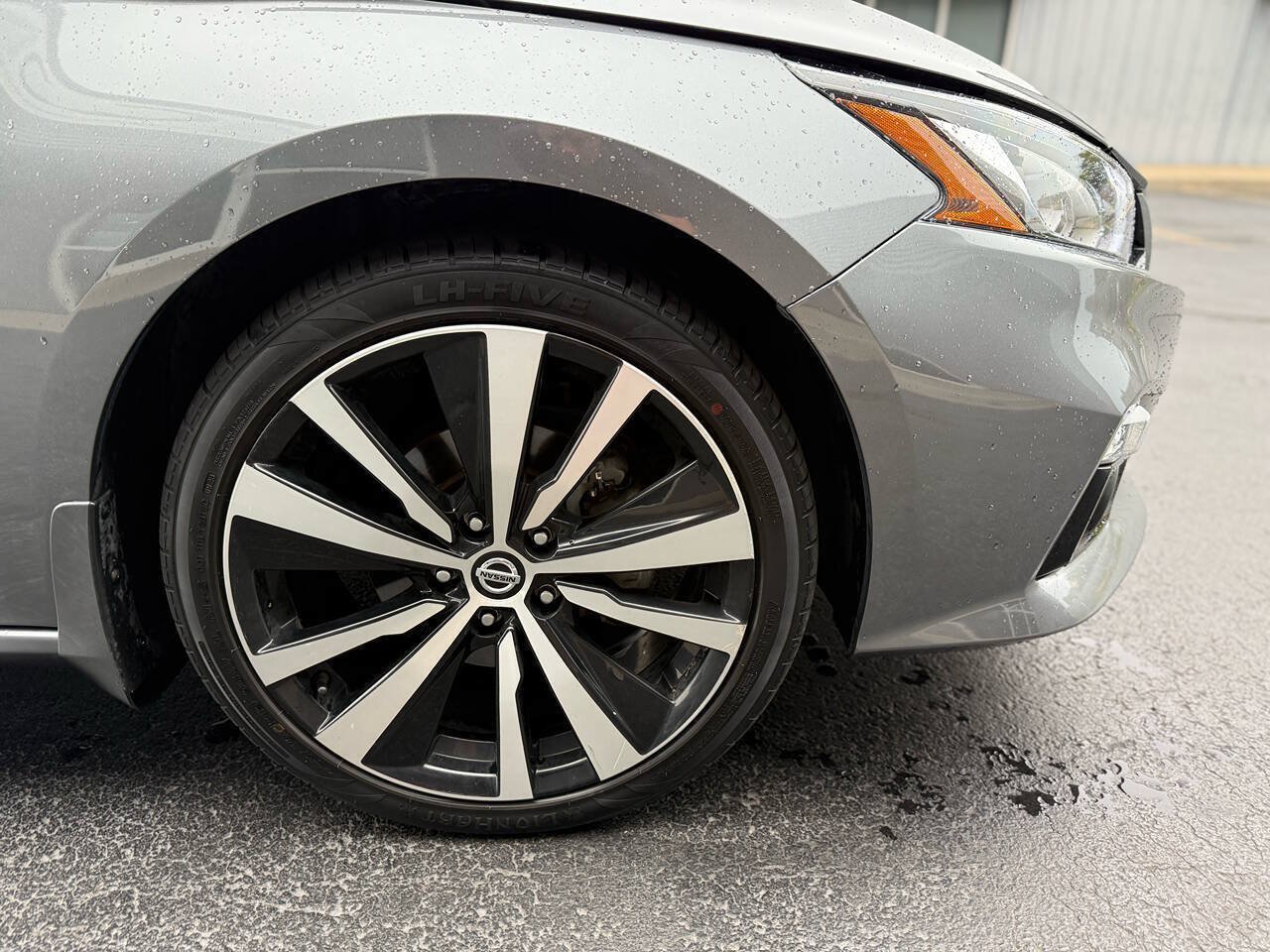 Used 2020 Nissan Altima 2.5 Platinum AWD/4WD image 5