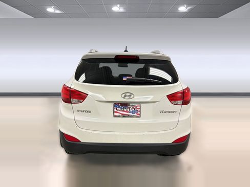 Used 2011 Hyundai Tucson GLS FWD image 8