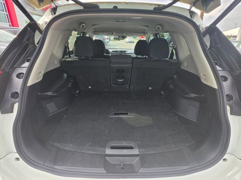 Used 2020 Nissan Rogue SV FWD image 10