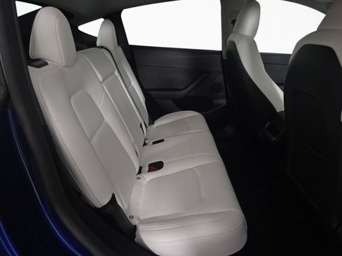 Used 2024 Tesla Model Y Long Range AWD/4WD image 25