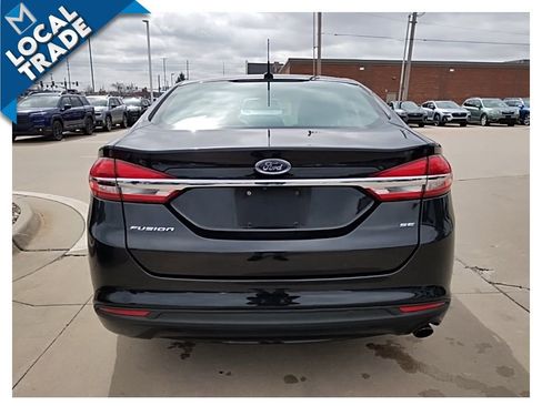 Used 2017 Ford Fusion SE image 8