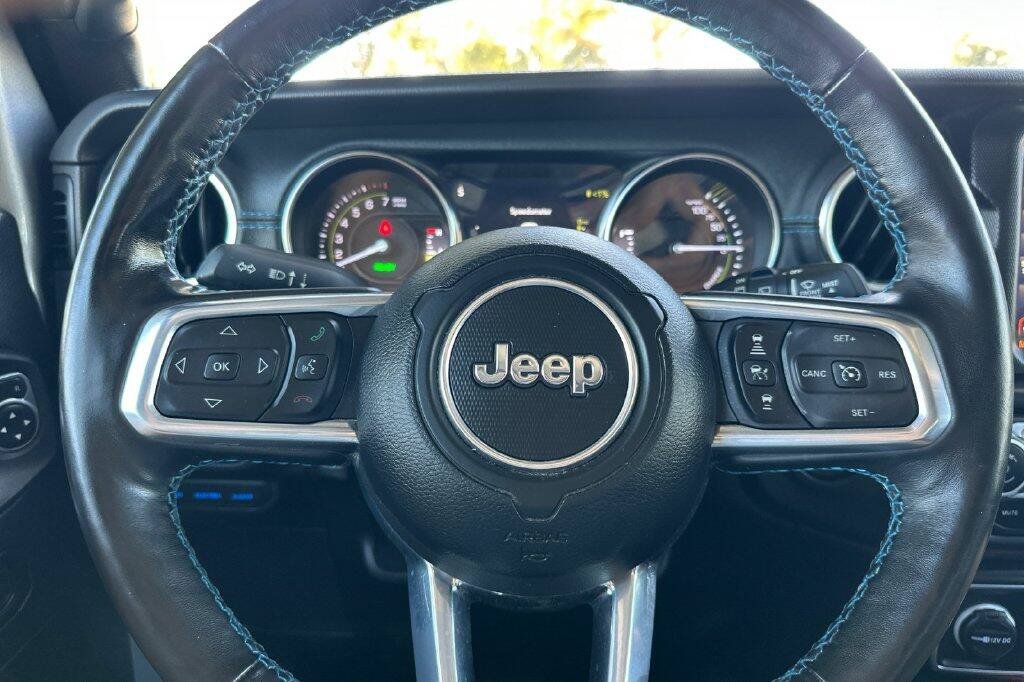 Used 2021 Jeep Wrangler Unlimited Rubicon 4xe w/ Cold Weather Group AWD/4WD image 24