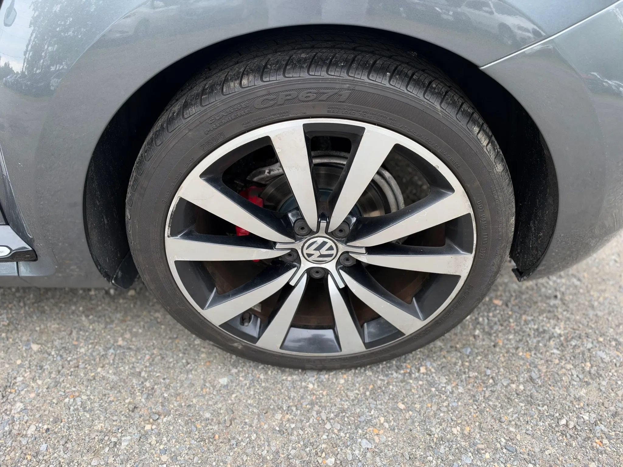 Used 2013 Volkswagen Beetle R-Line FWD image 9