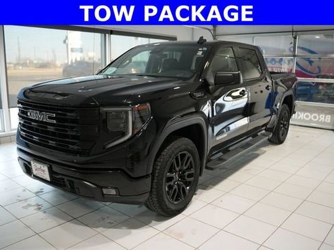 Used 2025 GMC Sierra 1500 Elevation w/ LPO, Elevation Black Package image 5