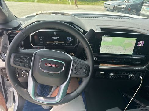 Used 2026 GMC Sierra 1500 SLE w/ X31 Off-Road Package image 7