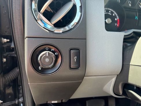 Used 2015 Ford F250 XLT w/ Camper Package AWD/4WD image 12
