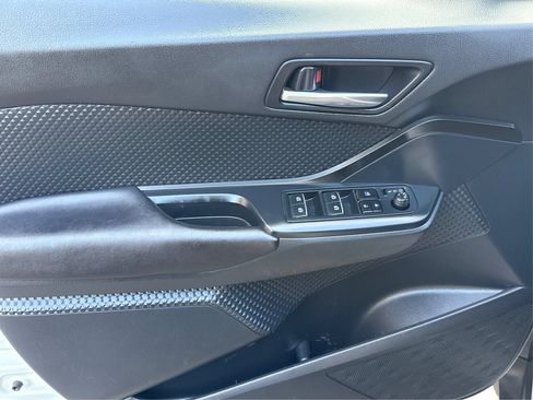 Used 2018 Toyota C-HR XLE FWD image 21