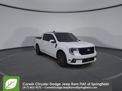 Used 2025 Ford Maverick Lobo AWD/4WD image 2