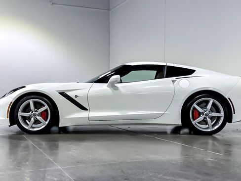 Used 2015 Chevrolet Corvette Stingray Coupe w/ 3LT Preferred Equipment Group RWD image 20