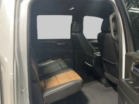 Used 2024 Chevrolet Silverado 2500 High Country w/ High Country Premium Package AWD/4WD image 19