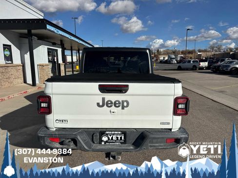 Used 2020 Jeep Gladiator Overland image 4